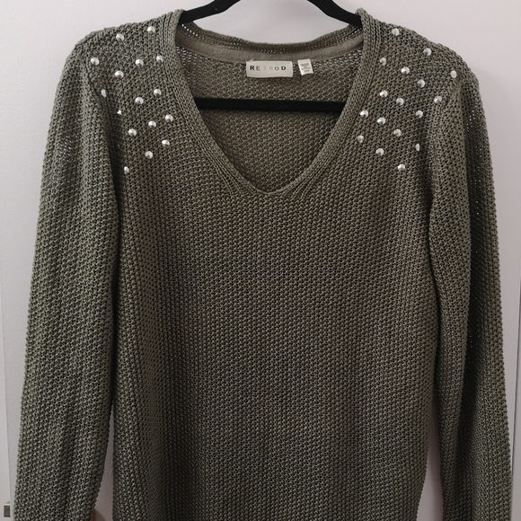 Studded sweater - Picture 1 of 1